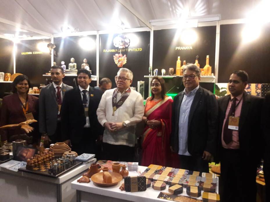 Manila FAME 2019_Opening Ceremony- Secretary Lopez visited the Sri Lankan handicraft companies
